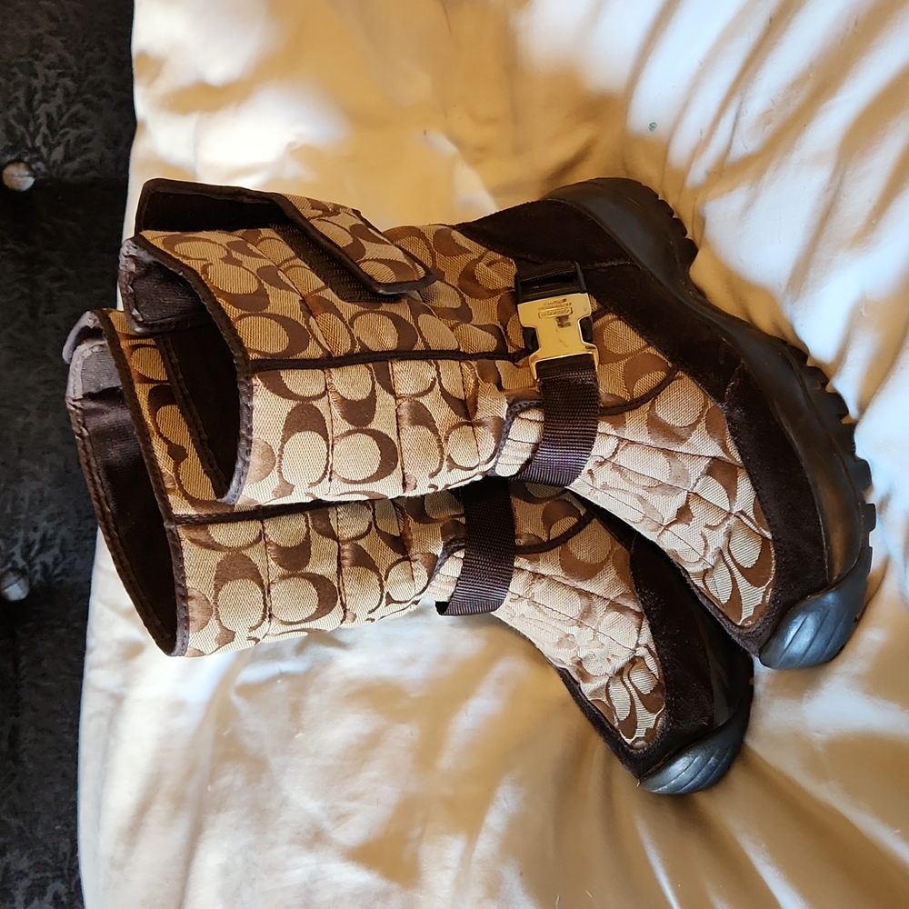 Coach boots 8
